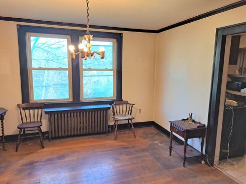 1305 Braddock Ave, Pittsburgh PA 15218-1638 exterior