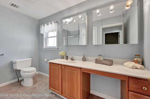 19 New Jersey Ave, Lavallette NJ 08735-2528 exterior