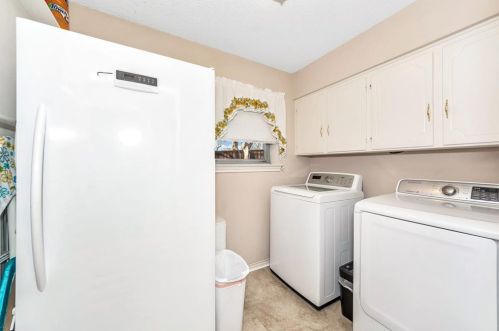 1909 Grn Oaks Dr, Irving TX 75061-2138 exterior