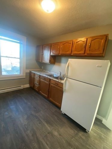 56 Exposition Ter, West Springfield MA 01089-3760 exterior