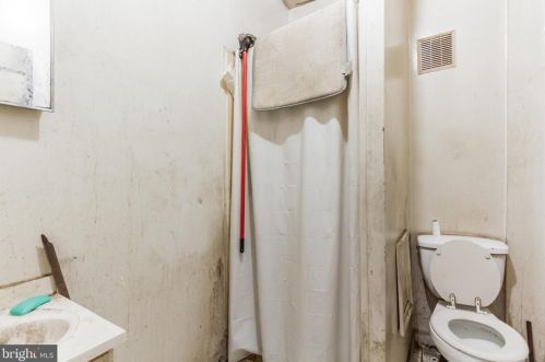 35 10 St, Darby PA exterior