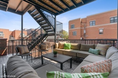 3841 Janssen Ave, Chicago IL  60613-2821 exterior