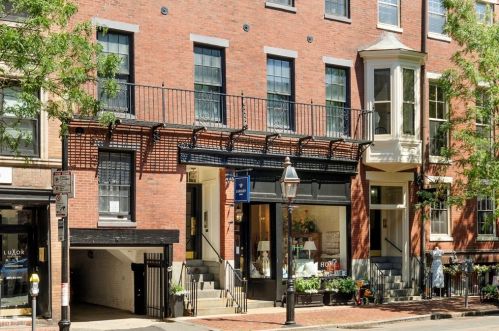 135 Charles St, Boston MA  02114-3253 exterior