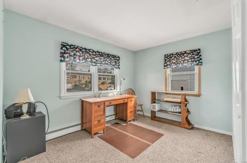 15 Hollywood Ave, Milford CT 06460-4214 exterior