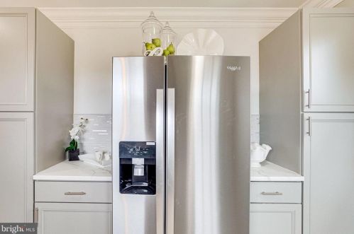 2254 Solomons Is Rd, Huntingtown MD 20639-8873 exterior