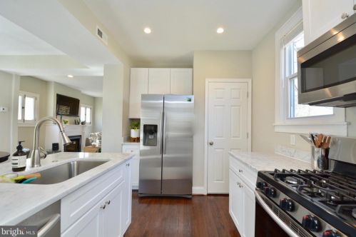 2411 30 St, Washington DC 20018-1532 exterior