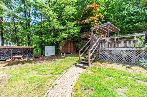 702 Knollwood Dr, Woonsocket RI 02895-2632 exterior