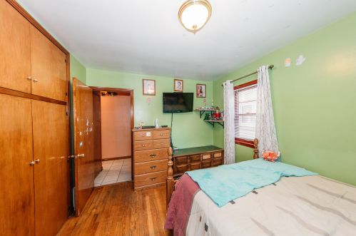 2678 16 St, Milwaukee WI 53215-3002 exterior