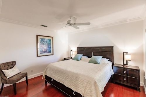 4870 Europa Dr, Naples FL 34105-5602 exterior