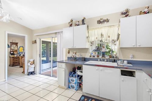 5305 Warren St, Naples FL 34113-8746 exterior