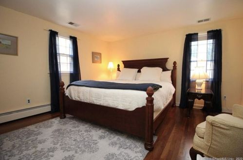 43 Bald Hl Rd, Wilton CT 06897-1403 exterior