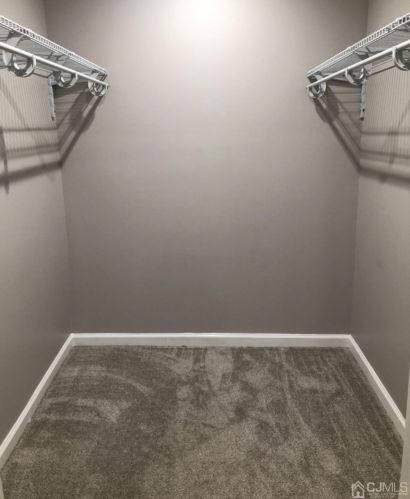 326 College Dr, Edison NJ 08817-5955 exterior