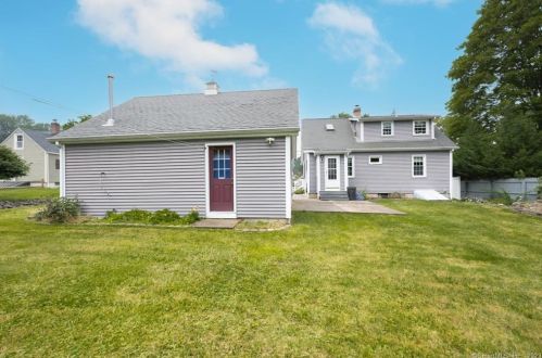 310 Main St, Meriden CT 06450-6047 exterior