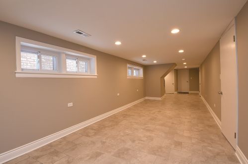 10730 Kedzie Ave, Chicago IL 60629-3532 exterior