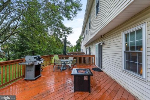 11 Revere Ct, Trenton NJ 08628-3610 exterior