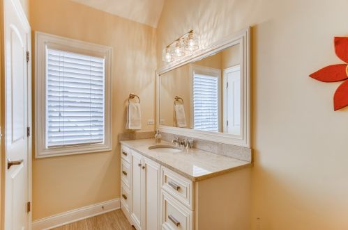 252 Grantley Ave, Elmhurst IL 60126-2237 exterior