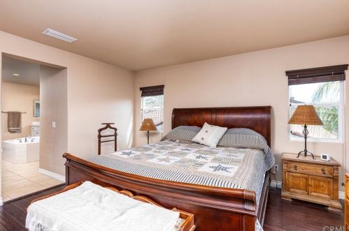 291 Monument Dr, Perris CA 92570-9063 exterior