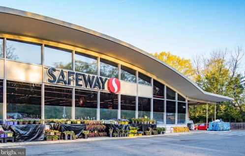 1803 Cool Spg Dr, Alexandria VA 22308-1630 exterior