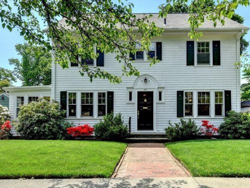 343 Doyle Ave, Providence, RI 02906-4201