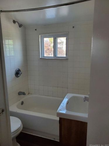 341 Chapman St, New Britain CT 06051-2809 exterior