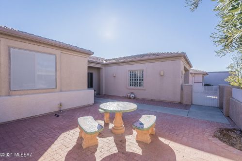 268 Bent Ridge Dr, Green Valley, AZ 85614-5949