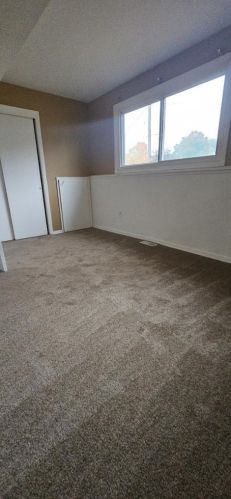 5467 Greenboro Dr, Grand Rapids MI 49508-6044 exterior