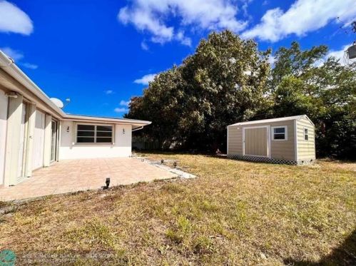 124 Lobster Rd, Fort Pierce FL  34983-1718 exterior