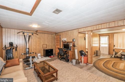 12 Crst Park Ct, Silver Spring MD 20903-1305 exterior