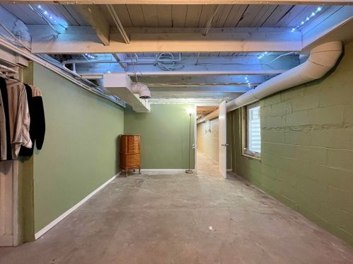 4624 1 St, Kalamazoo MI 49009-7943 exterior