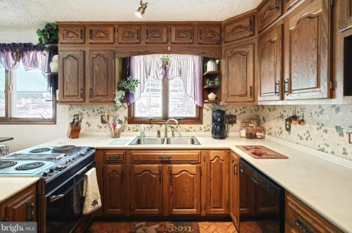 799 Laurel Wood Ln, Hanover PA 17331-6868 exterior