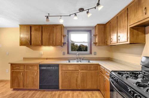 1255 Chestnut St, Monaca PA 15061-1042 exterior