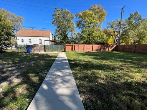 11939 Calumet Ave, Chicago IL  60628-6224 exterior