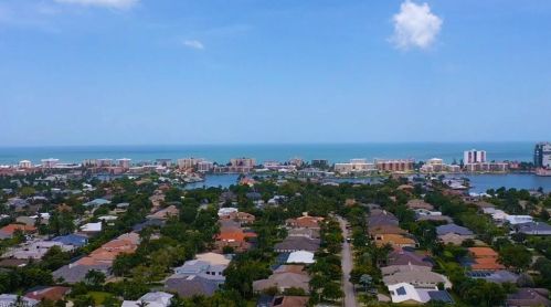 3353 Binnacle Dr, Naples, FL 34103-4167