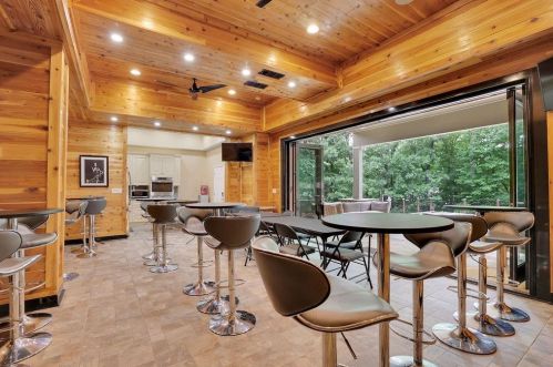 8069 Kenstone Ct, Atlanta GA 30350-4160 exterior