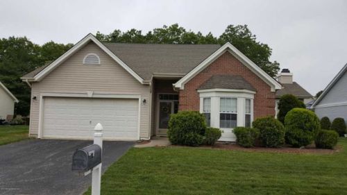 86 Chain Blvd, Berkeley Township, NJ 08721-1960