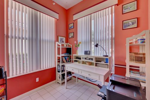 1553 Amherst Dr, Fort Pierce FL 34986-2413 exterior