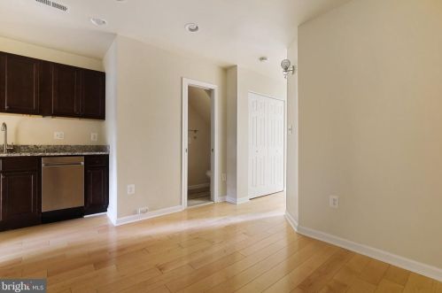 1269 16 St, Washington DC 20002-2555 exterior