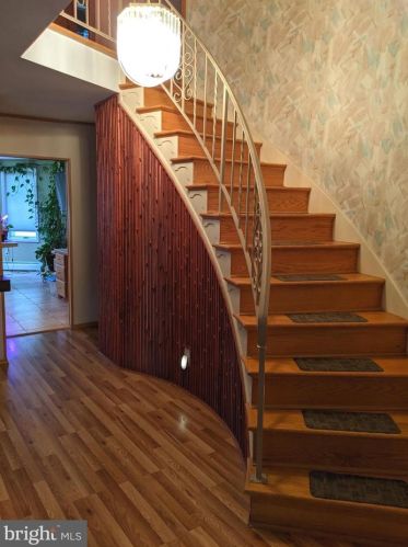 1154 Mettler Rd, Huntingdon Valley, PA 19006-2715