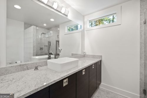 30 Chevaux Ct, Atlanta GA  30342-1944 exterior