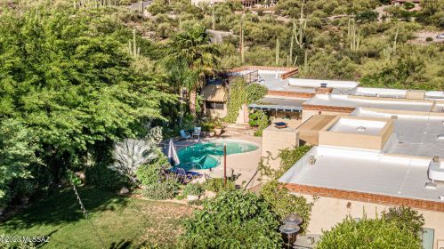 5925 Mina Vis, Tucson AZ 85718-4128 exterior