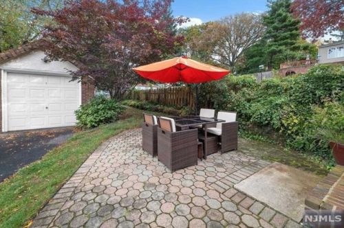 527 Terhune St, Teaneck NJ  07666-1643 exterior