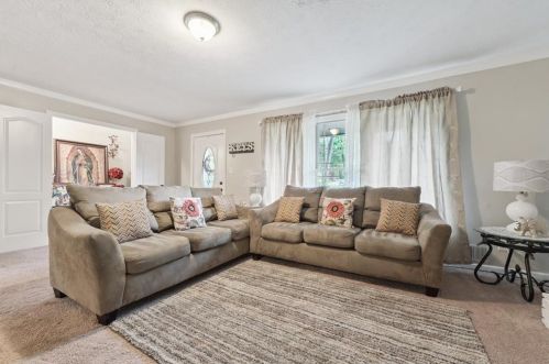 2524 Springdale Dr, Lithonia GA  30078-3766 exterior