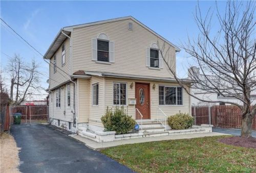 59 Ellen St, Edison, NJ 08817-4438