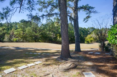 22 Canters Cir, Bluffton SC 29910-7613 exterior