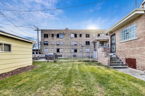 7443 Merrill Ave, Chicago IL  60649-3210 exterior