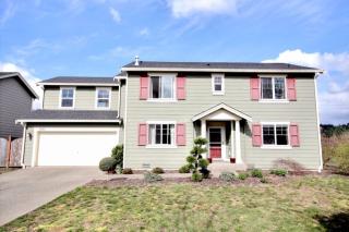 1443 32nd St, Seattle, WA 98056-2122