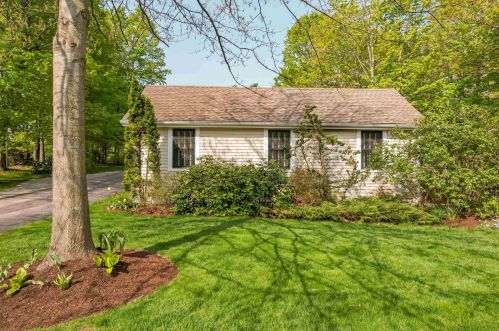 79 Mtn Rd, Concord NH 03301-6902 exterior