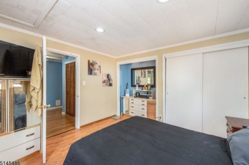 504 Brooklyn Mtn Rd, Hopatcong NJ 07843-1275 exterior