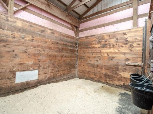 40 Dunbarton Ctr Rd, Concord NH 03304-5300 exterior