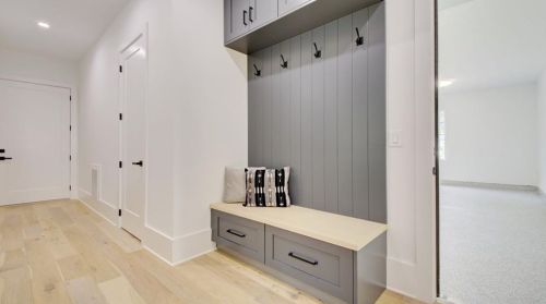 3918 Flowerland Dr, Atlanta GA  30319-1806 exterior